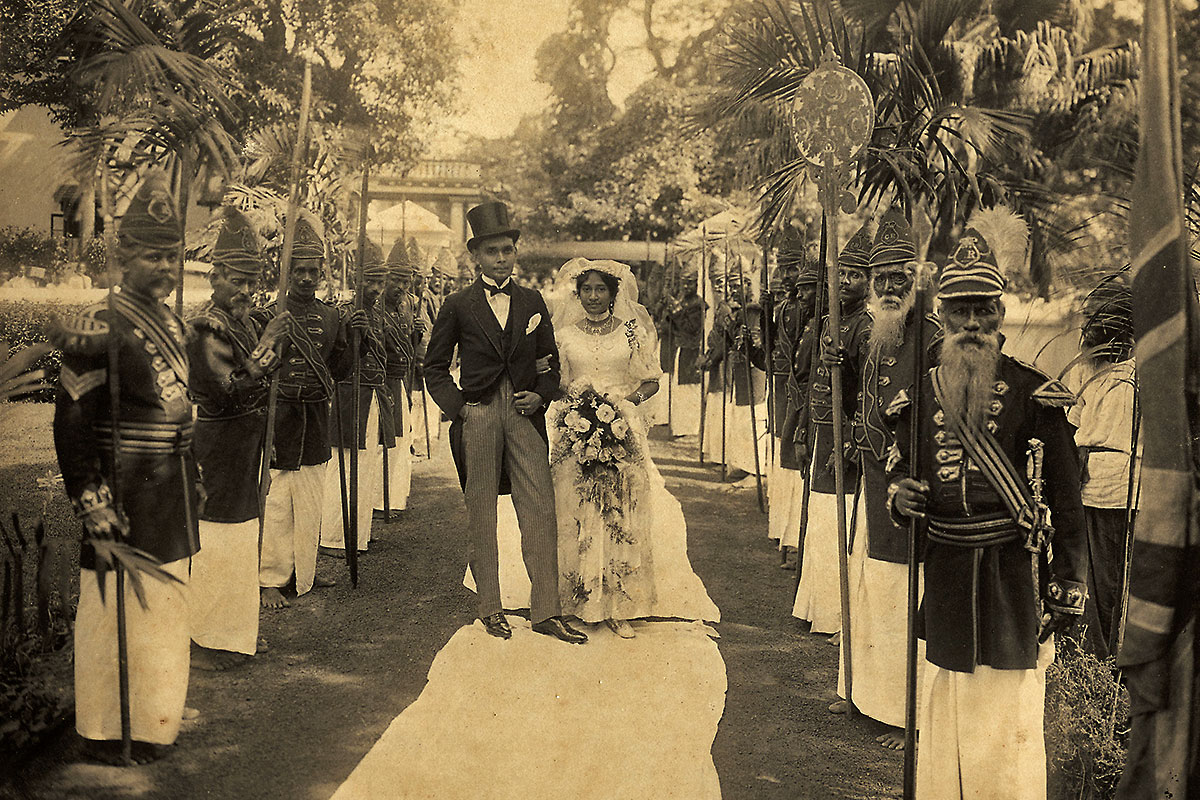 Grand Entrance: White ‘Pavada’ on the ground and Lascoreen Guards, all traditional trappings of a Karava wedding of that time.