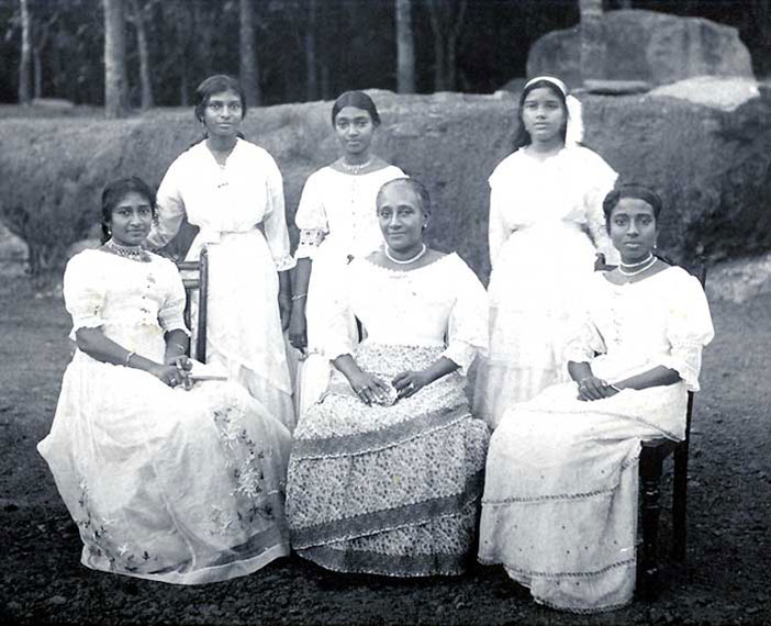 The Family: The wife and five daughters of Henry Fredrick de Fonseka. This photograph has been taken on the day of Henrietta’s Engagement. (1916)